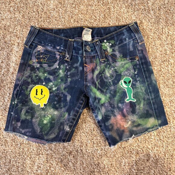 TRUE RELIGION Alien stretch tie dye Shorts Women's Size 26 Denim Cutoff Hem Y2K - Picture 3 of 8